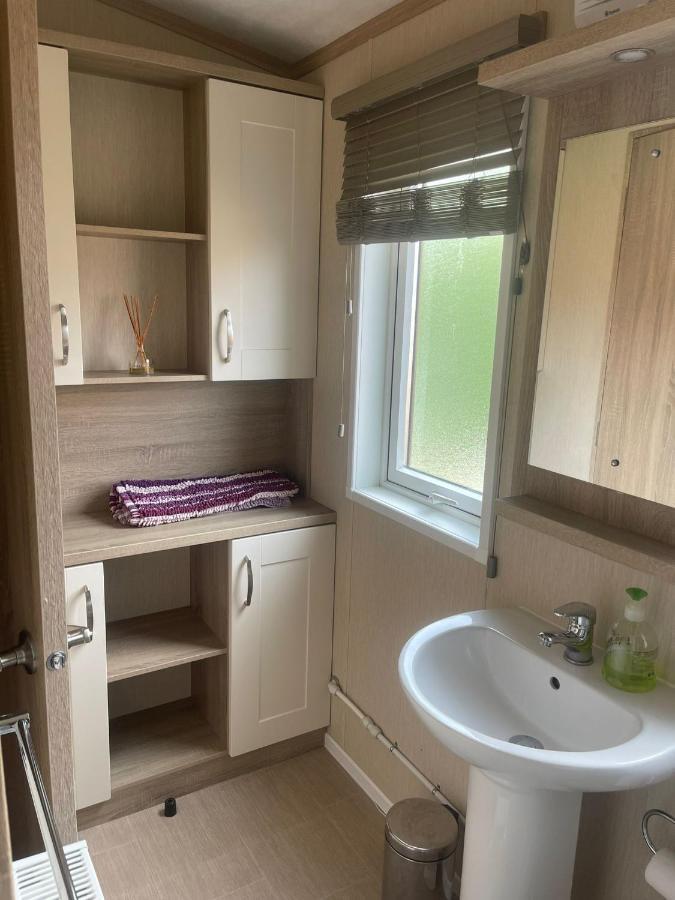 Fern Lodge With Hot Tub Stonham Aspall ภายนอก รูปภาพ