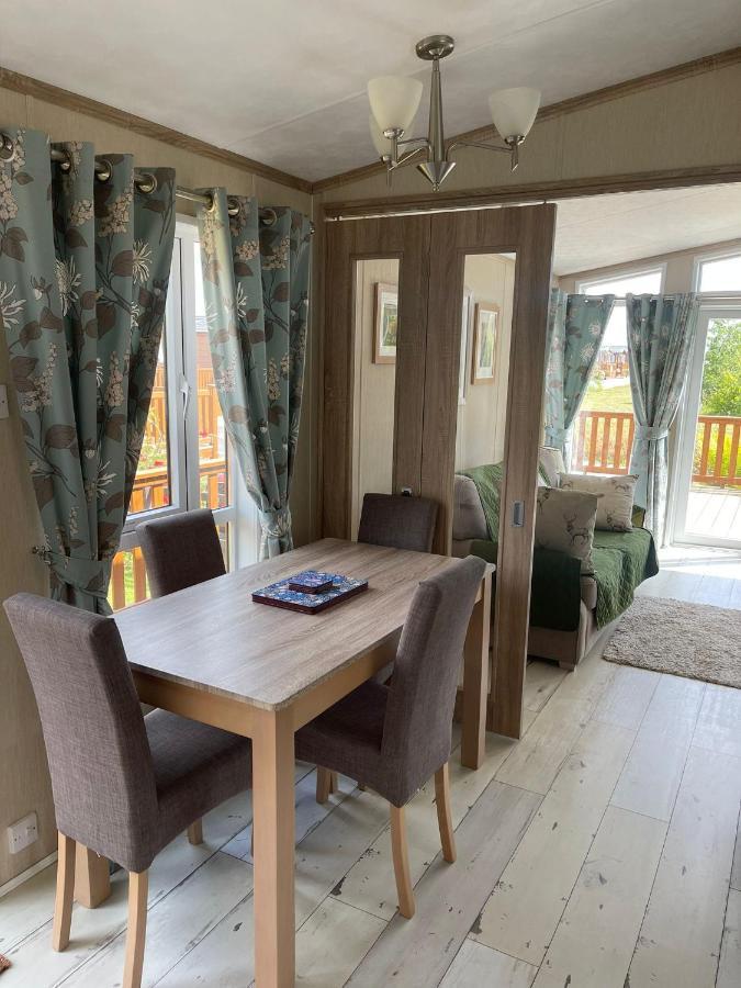 Fern Lodge With Hot Tub Stonham Aspall ภายนอก รูปภาพ