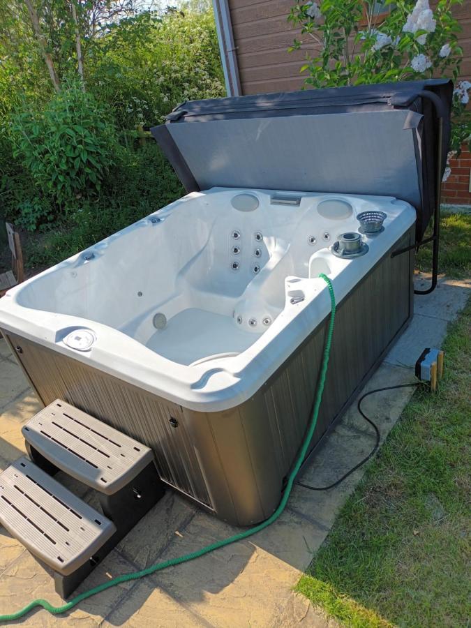 Fern Lodge With Hot Tub Stonham Aspall ภายนอก รูปภาพ